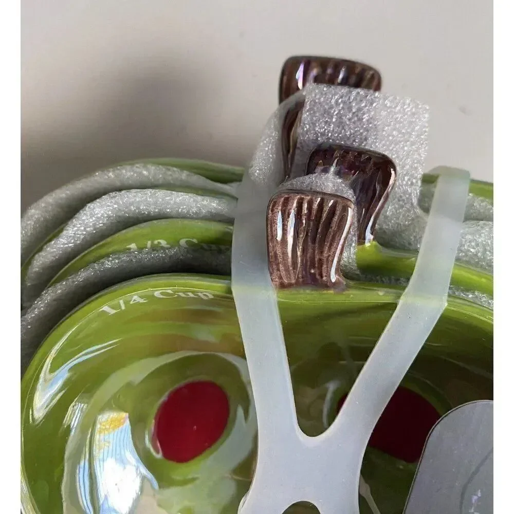 Set Of 4 Disney Halloween Villains Poisoned Apple Measuring Cups‎ Iridescent NEW